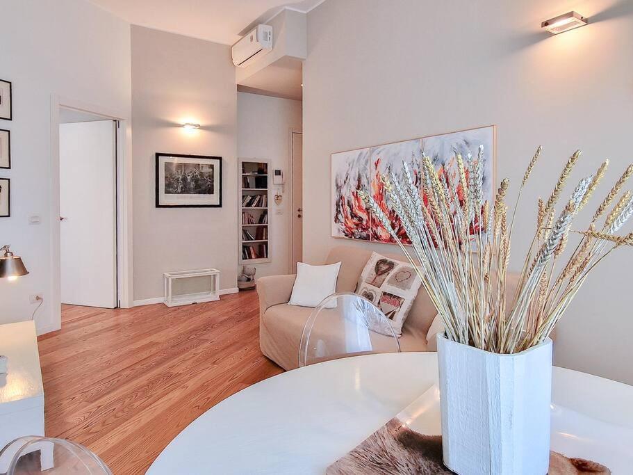 Appartamento Charme On The River - City Center Verona Esterno foto